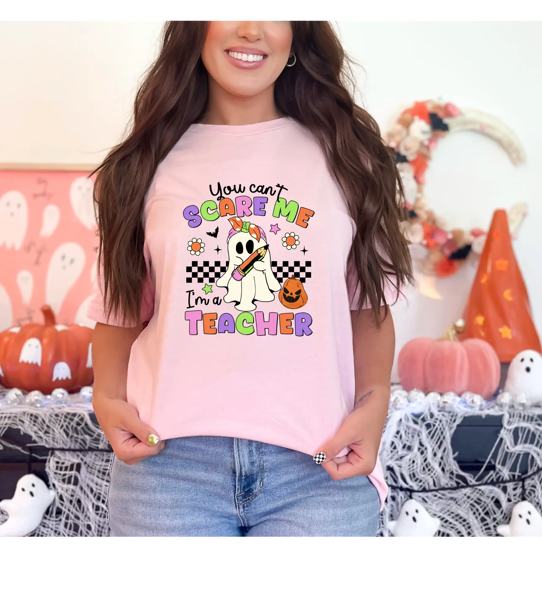 Can't scare me teacher shirt pink
